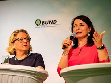 Ministerinnen Svenja Schulze und Anja Siegesmund