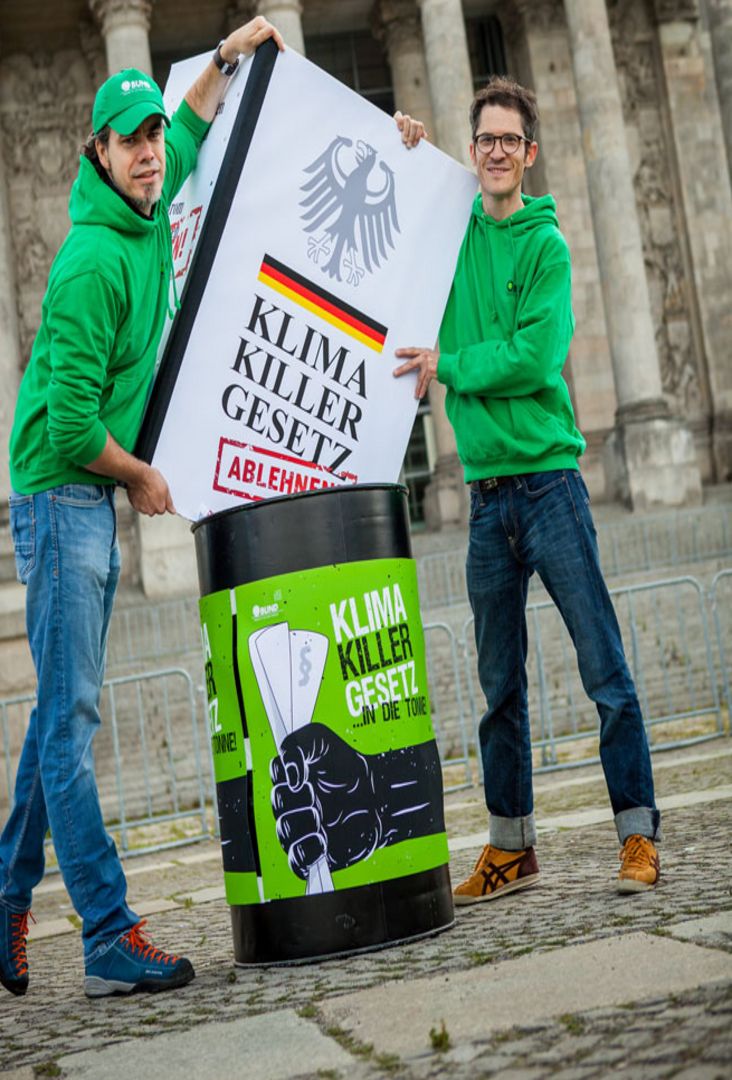 BUND-Protest gegen die EEG-Reformvorhaben am 7.7.2016 vor dem Reichstag, Foto: Jakob Huber / BUND