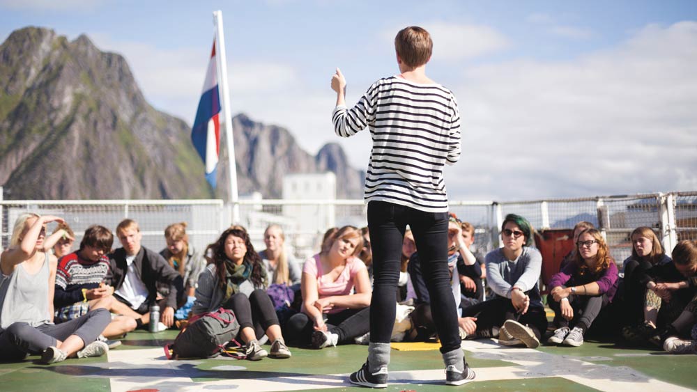Vortrag auf Schiff. Foto: Foto: Luka Tomac / Friends of the Earth Europe