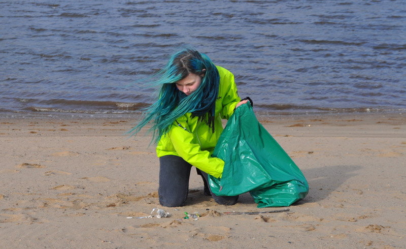 Kea Hinsch sammelt Müll an Nord- und Ostsee. Foto: D. Seeger