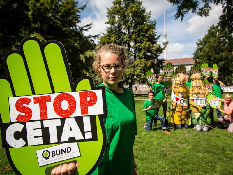 Protest gegen CETA; Foto: Jörg Farys / BUND